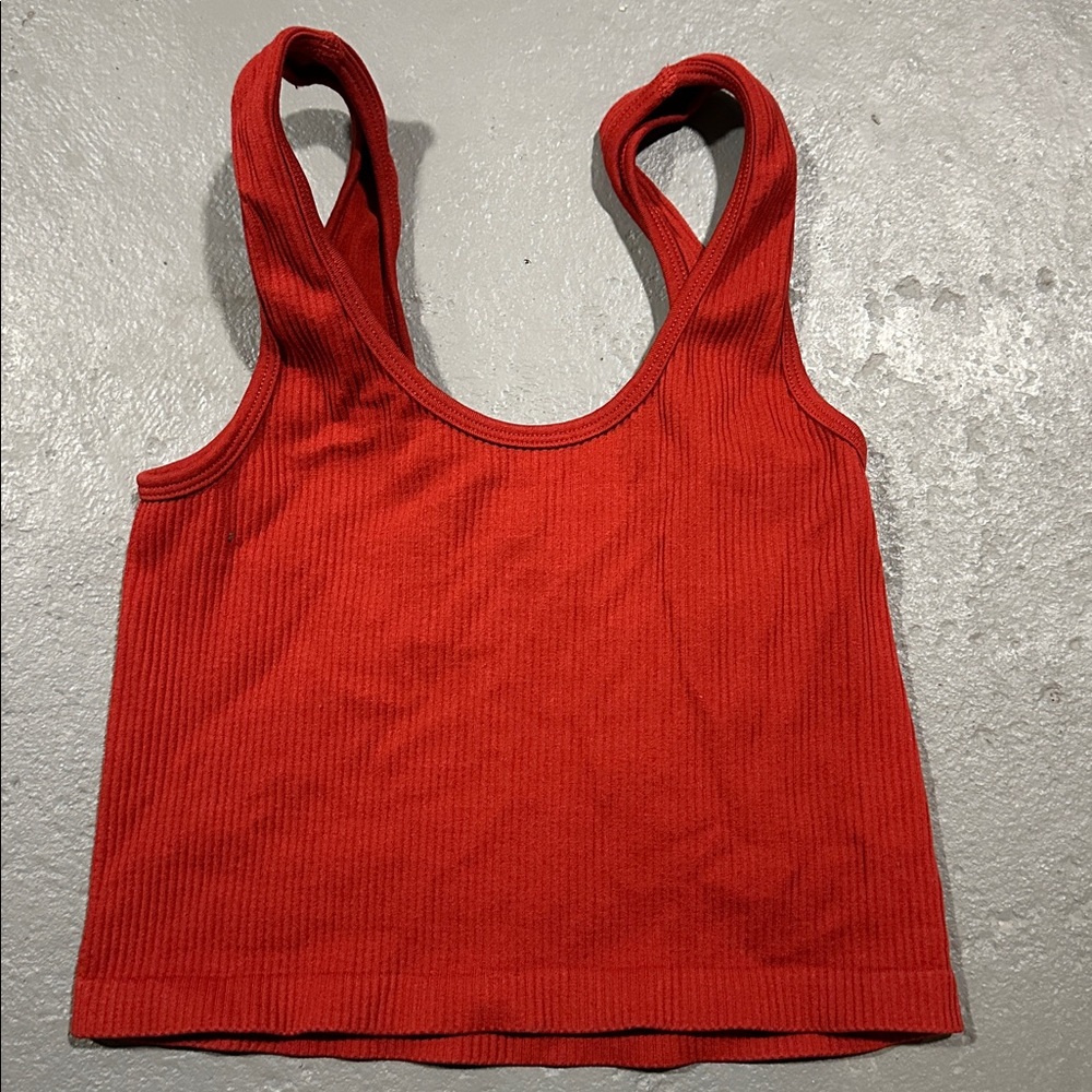 Vibrant Red Ribbed Crop Top - Picture 3 of 3